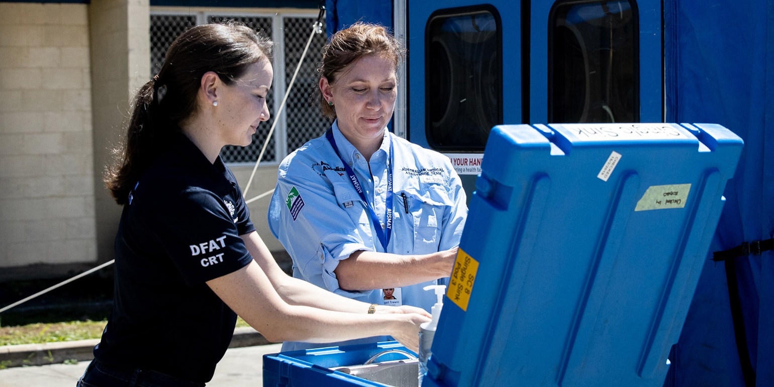 blu-med-patient-screening-tent-2019-Measles-Outbreak-in-Samoa-AUSMAT-2